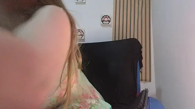 Caroline hernandes online show from 03/23/26, 02:26