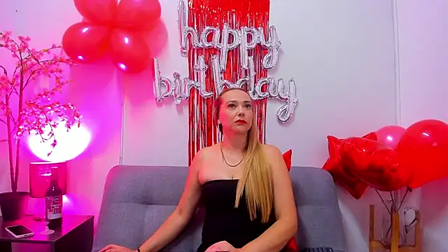 KahiaSmith online show from 05/11/26, 01:17