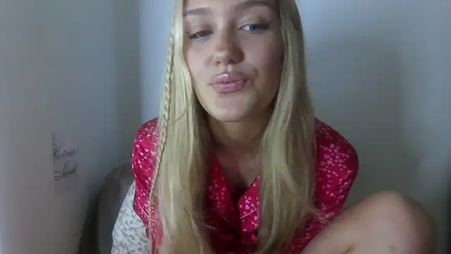 misslaylaV online show from 05/30/26, 08:28