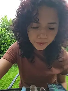 Isabella Stark online show from 04/24/26, 11:45