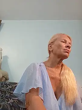 Snapshot of ViktoriaSexi1 chatting on 06/17/26, 08:10 ViktoriaSexi1 online show from 06/17/26, 08:10
