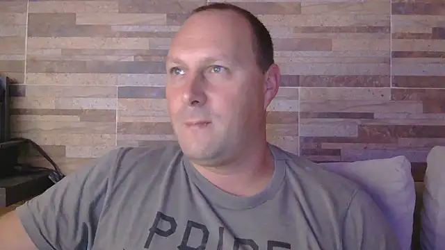 lustonfan online show from 04/11/26, 08:24