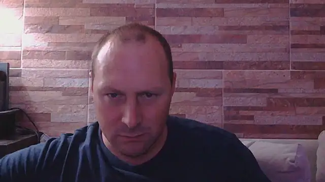 Snapshot of lustonfan chatting on 04/21/26, 02:51 lustonfan online show from 04/21/26, 02:51