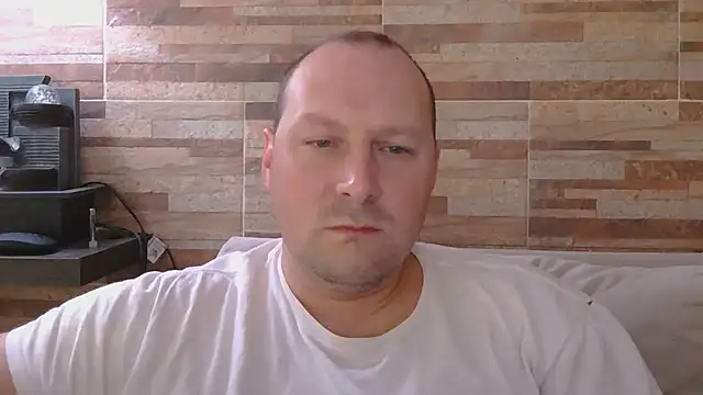 Snapshot of lustonfan chatting on 05/16/26, 12:48 lustonfan online show from 05/16/26, 12:48