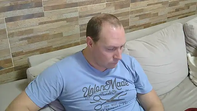 Snapshot of lustonfan chatting on 05/27/26, 12:24 lustonfan online show from 05/27/26, 12:24