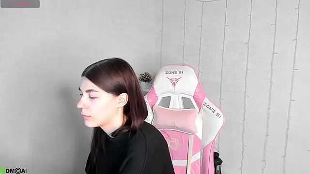 LunaRossaa online show from 04/10/26, 01:44