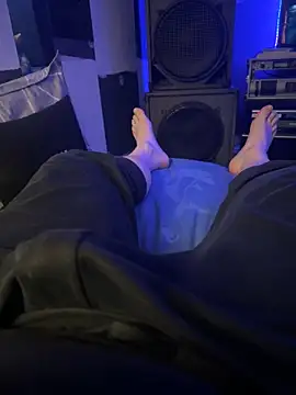 Snapshot of MatthewEmme2121 chatting on 03/04/26, 03:18 MatthewEmme2121 online show from 03/04/26, 03:18