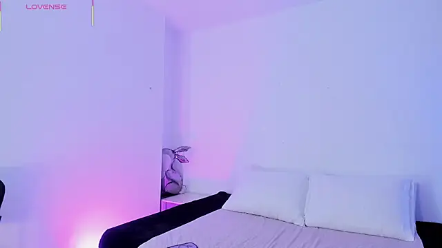 Eve-01 online show from 04/20/26, 09:38