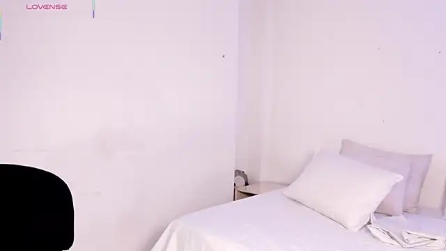 Eve-01 online show from 04/28/26, 07:19