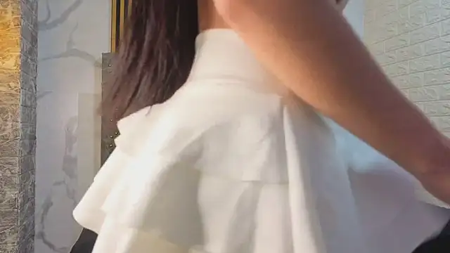 Snapshot of LyraenBlue chatting on 05/30/26, 01:19 LyraenBlue online show from 05/30/26, 01:19