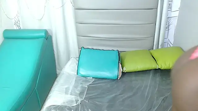 cruzsofiars707 online show from 04/07/26, 11:54