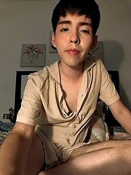 Lucca  555 online show from 04/12/26, 01:21