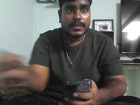 Snapshot of Foxboy65 chatting on 05/17/26, 06:48 Foxboy65 online show from 05/17/26, 06:48