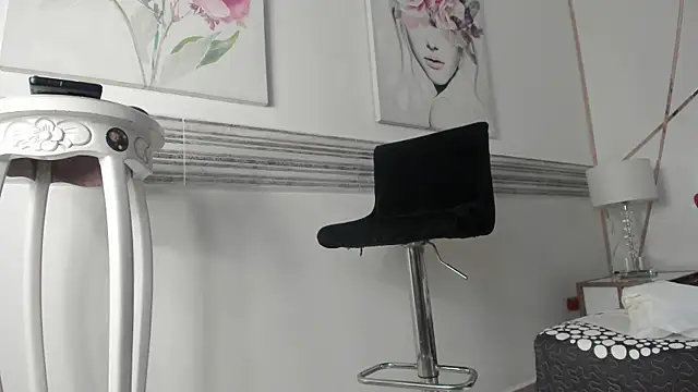 kristen-thomson online show from 04/25/26, 06:05