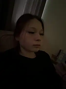 Katara Uwu online show from 03/05/26, 03:30