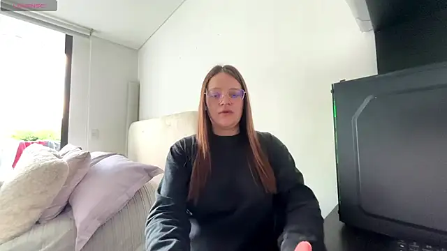 Sarahhh 0 online show from 03/15/26, 09:21