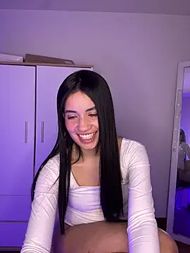 Snapshot of Lucy_engel chatting on 05/19/26, 01:56 Lucy engel online show from 05/19/26, 01:56