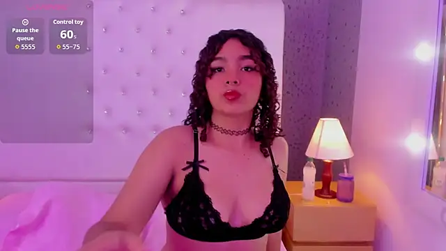 CoralineRed online show from 04/29/26, 11:00