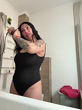 LunaSerenaX online show from 03/29/26, 12:05