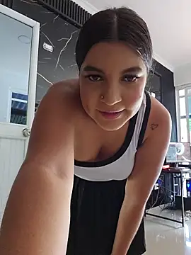 Snapshot of Pretty_Julieta chatting on 07/16/26, 07:31 Pretty Julieta online show from 07/16/26, 07:31