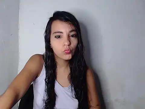 Snapshot of bombom_20 chatting on 04/11/26, 02:16 bombom 20 online show from 04/11/26, 02:16