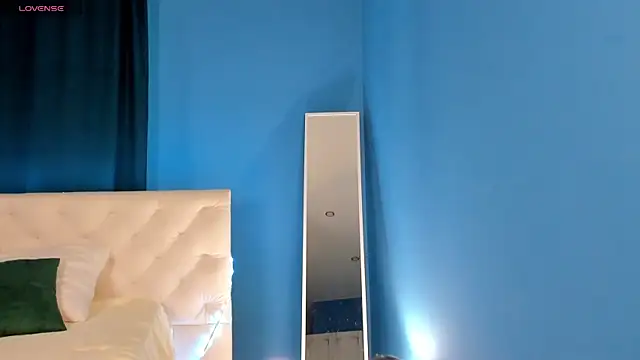 Xenia paradise online show from 04/11/26, 12:37