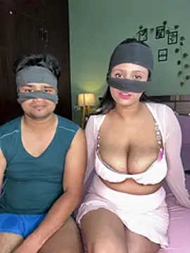 Snapshot of your_bhabhi_love chatting on 07/19/26, 05:27 your bhabhi love online show from 07/19/26, 05:27