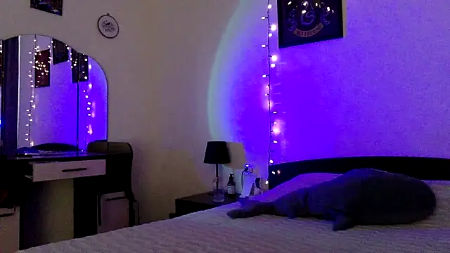 Milk shakeee online show from 03/18/26, 06:49