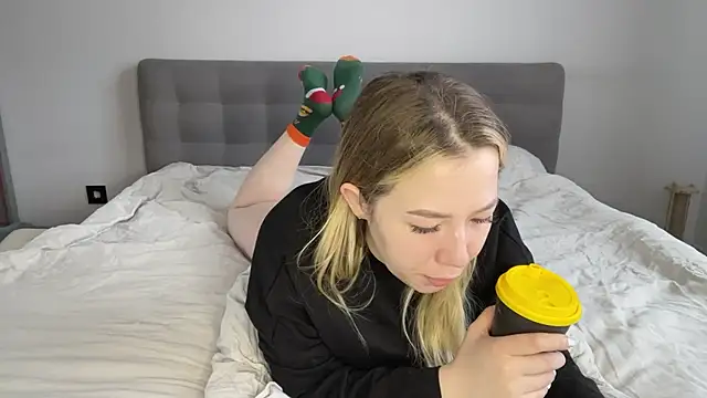 alyrasun online show from 04/01/26, 06:25