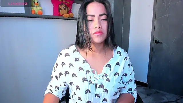 vickylatina  online show from 04/04/26, 12:13