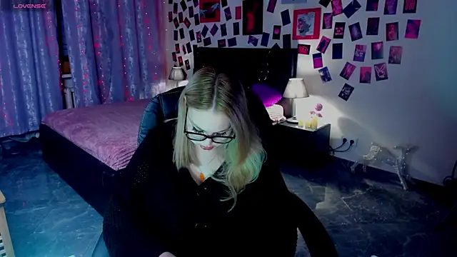 AmeliaMerris online show from 04/01/26, 08:39