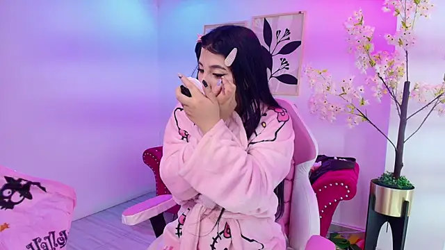 Miia  owens online show from 07/17/26, 08:03