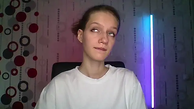 Chrissy Joyful online show from 05/05/26, 05:04