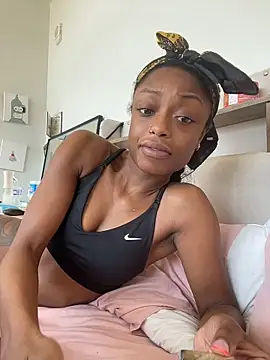 Snapshot of Princessssbby chatting on 05/10/26, 02:33 Princessssbby online show from 05/10/26, 02:33
