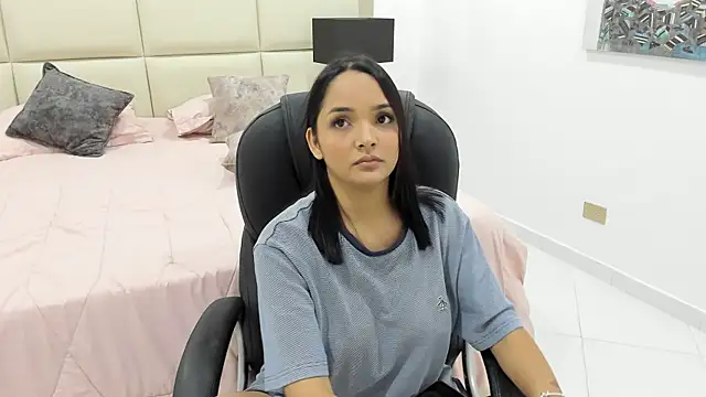 Chloelarsons online show from 06/05/26, 03:24