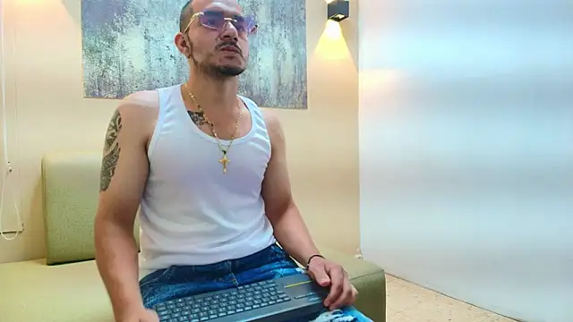 LUCA KINGG online show from 03/11/26, 07:42