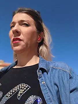 Snapshot of ManuelaX chatting on 02/23/26, 10:45 ManuelaX online show from 02/23/26, 10:45