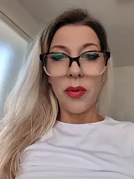 ManuelaX online show from 03/23/26, 09:57