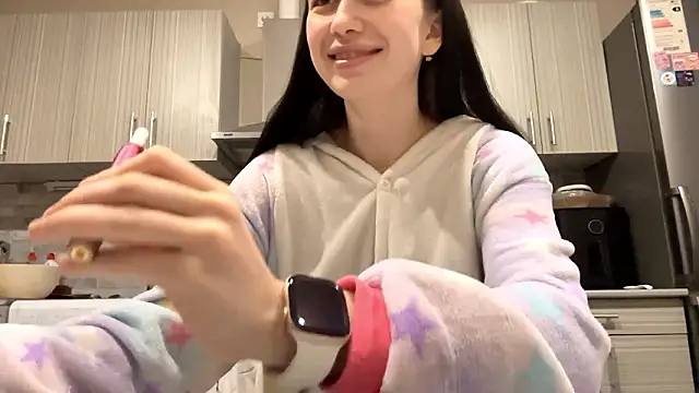 LaraDraggoo online show from 03/11/26, 09:10