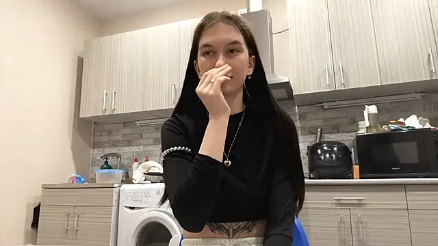 LaraDraggoo online show from 03/27/26, 07:02