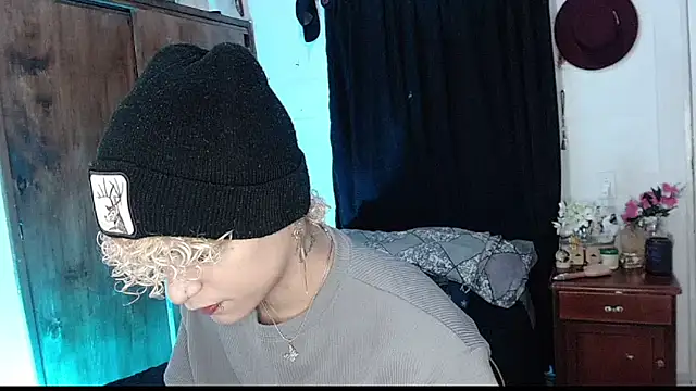 Snapshot of Lucke_Ccollins chatting on 04/01/26, 12:33 Lucke Ccollins online show from 04/01/26, 12:33