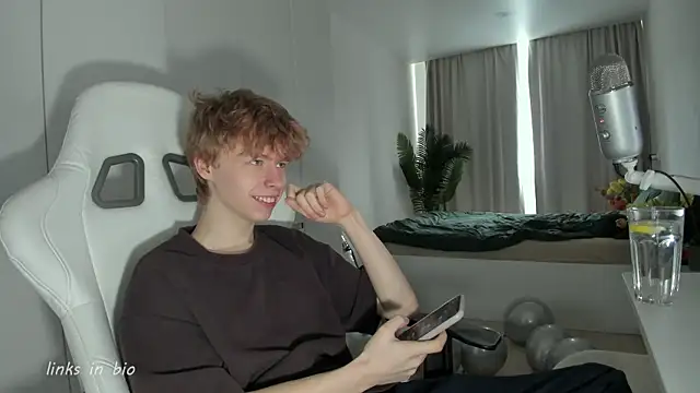 Wawesuc online show from 03/18/26, 04:48