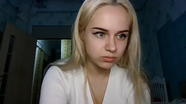 Snapshot of Barbie___girl chatting on 03/12/26, 03:51 Barbie girl online show from 03/12/26, 03:51