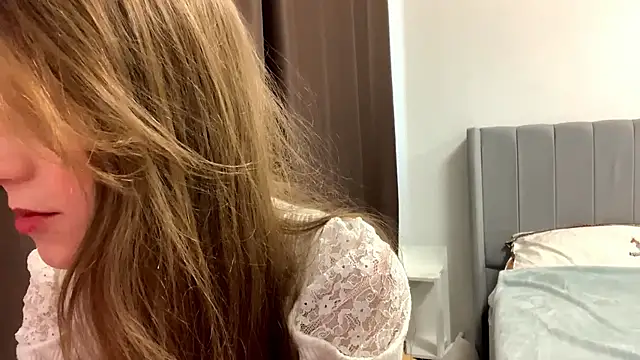 Kissme Kira online show from 04/23/26, 09:19