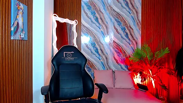 Maile Tay online show from 04/11/26, 03:22