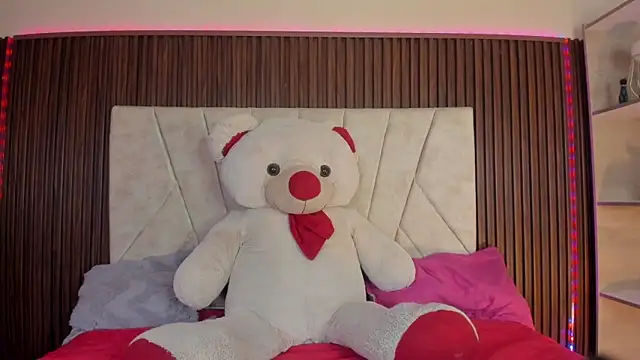 nikkita dragon  online show from 04/26/26, 08:39