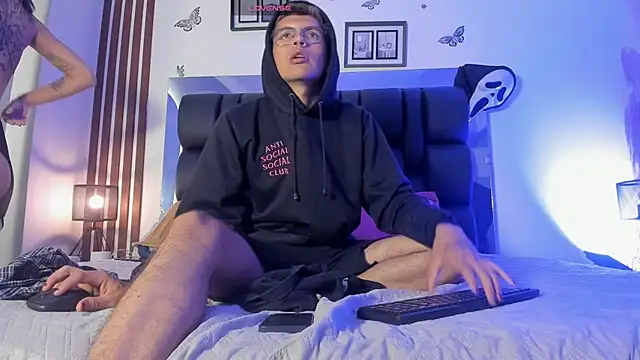 dalhia and hades online show from 03/31/26, 01:00