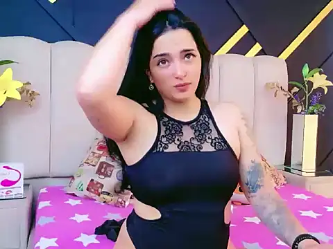 IsadoraSmit online show from 04/25/26, 01:52