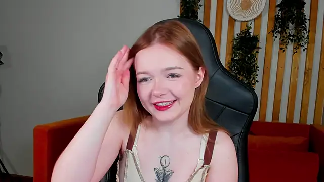 Snapshot of ElinaVale chatting on 06/19/26, 05:12 ElinaVale online show from 06/19/26, 05:12