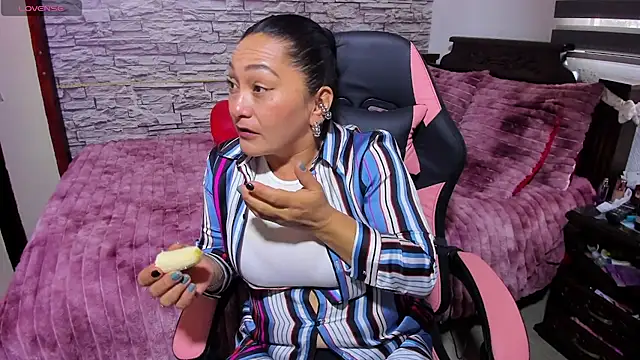 Milf Julianna online show from 04/30/26, 10:47